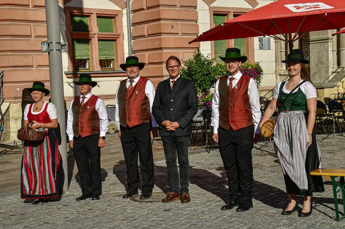 Klicken Sie sich bitte durch die weiteren Bilder!