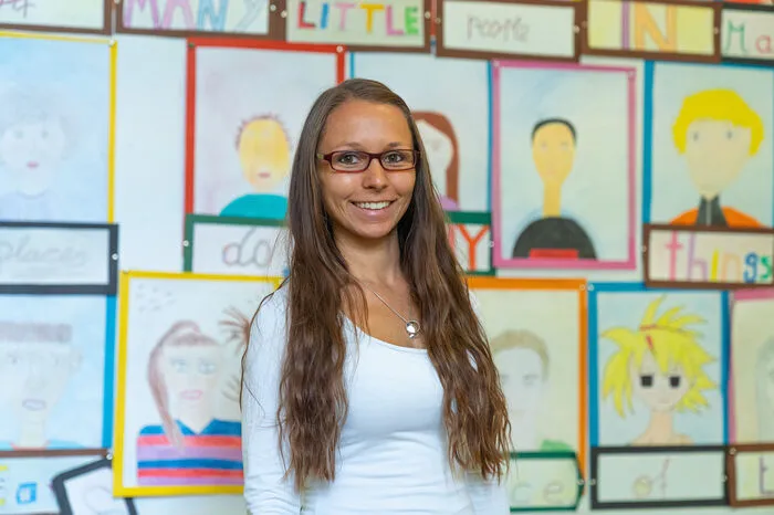 Julia Lindner leitet die Sommerschule an der MS Algersdorf