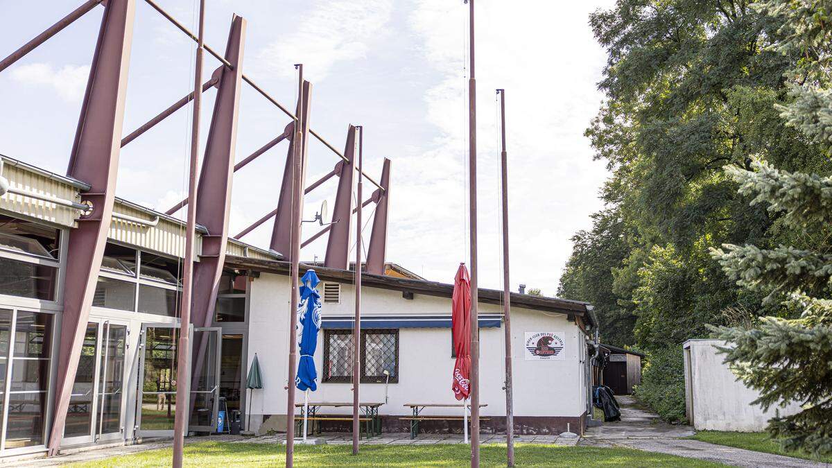 Schimmelbefall macht die Stocksportanlage in der Villacherstraße unbespielbar