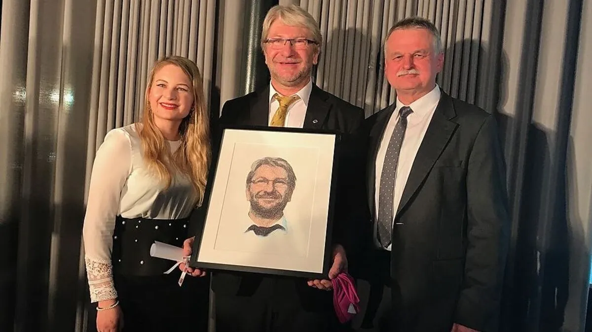 Redakteurin Simone Rendl, Gewinner Ewald Holler und Franz Kern vom Sponsor Wirtschaftsraum St. Ruprecht-Weiz