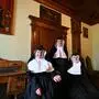 Die drei Augustiner-Chorfrauen vom Kloster Goldenstein: Bernadette, Rita und Regina