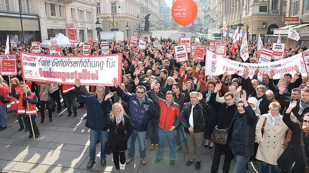 Bereits 2014 demonstrierten Bankangestellte für faire Löhne