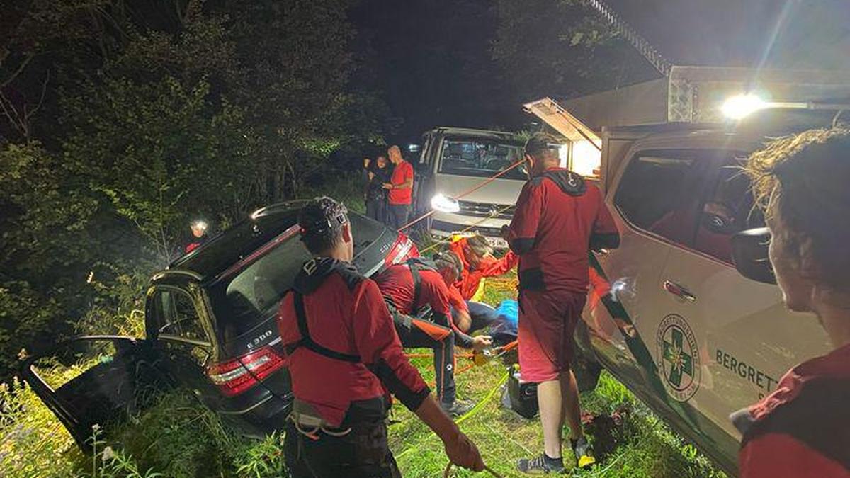 Nach stundenlanger Suche konnte erst das Fahrzeug und später auch der Lenker lokalisiert werden