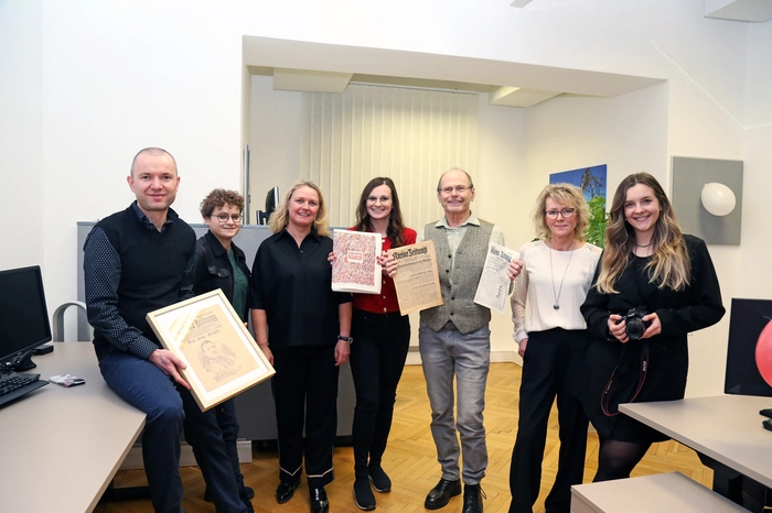 Zahlreiche Gäste waren gekommen. Darunter der Weizer Vizebürgermeister Oswin Donnerer (Mitte). Hier zu sehen mit dem Team der Kleinen Zeitung Weiz.
