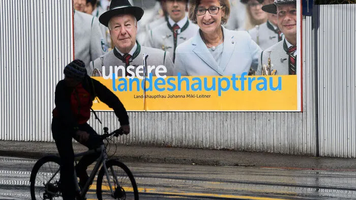 THEMENBILD: LANDTAGSWAHL IN NIEDER�STERREICH: WAHLPLAKATE