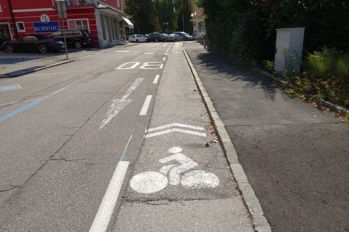 ... bei dem man ebenfalls gegen die Einbahn fährt. 