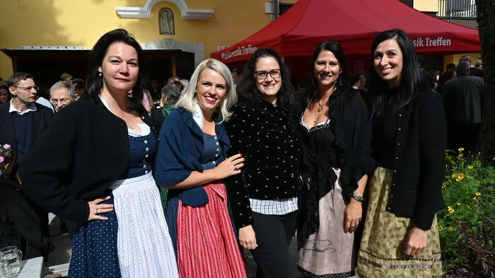 Gut gelaunt zeigten sich die Gäste beim Treffener Kirchtag