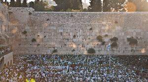 Die Westmauer des von den Römern zerstörten Jerusalemer Tempels ist der heiligste Ort im Judentum