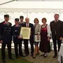 Kohlweiß (Dritter von links) mit Kameraden und Politikern bei der Verleihung des Ehrenzeichens in Gold beim Kirchtag in Klein St. Veit