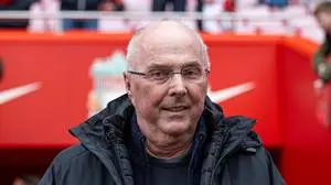 Football - LFC Foundation Friendly - Liverpool FC Legends v Aajx FC Legends LIVERPOOL, ENGLAND - Saturday, March 23, 2024: Liverpool s manager Sven-Göran Eriksson before the LFC Foundation match between Liverpool FC Legends and Ajax FC Legends at Anfield. Photo by David Rawcliffe/Propaganda LIVERPOOL Anfield MERSEYSIDE ENGLAND PUBLICATIONxNOTxINxUK Copyright: xDavidxRawcliffex P2024-03-23-Liverpool_Legends_Ajax_Legends-15