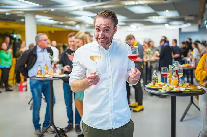 "Merry"-Gründer David Prott feierte den Launch seiner beiden neuen Hard Ice Teas Cassy und Marty ...