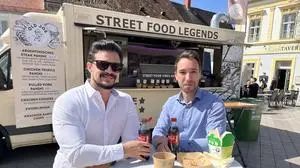 Diese beiden Grazer gehörten zu den ersten Gästen des Streetfood Markets in Gleisdorf. Ihre Namen wollten sie nicht nennen