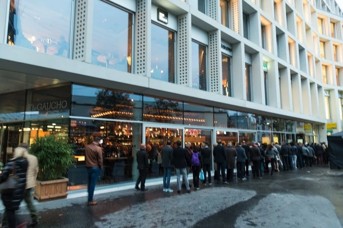 Der Gusto der Wiener war groß, das Lokal wurde bei der Eröffnung regelrecht gestürmt ...