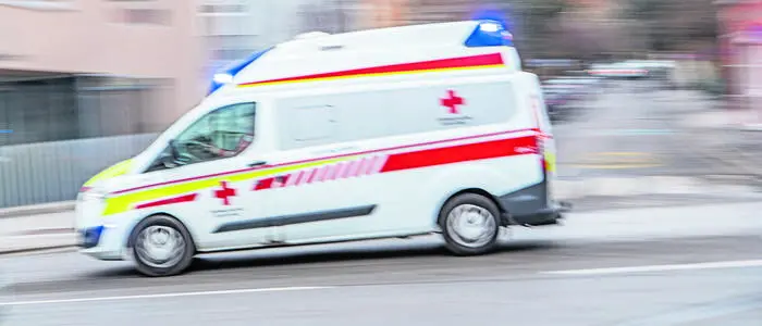 Der Motorradfahrer ist noch an der Unfallstelle gestorben