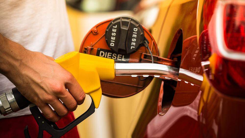 Diesel ist seit geraumer Zeit deutlich teurer als Benzin