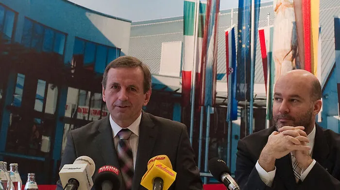 Bernhard Erler (rechts) sitzt schon seit vielen Jahren als Stellvertreter neben Erich Hallegger. Jetzt würde er selber gerne Messe-Chef werden