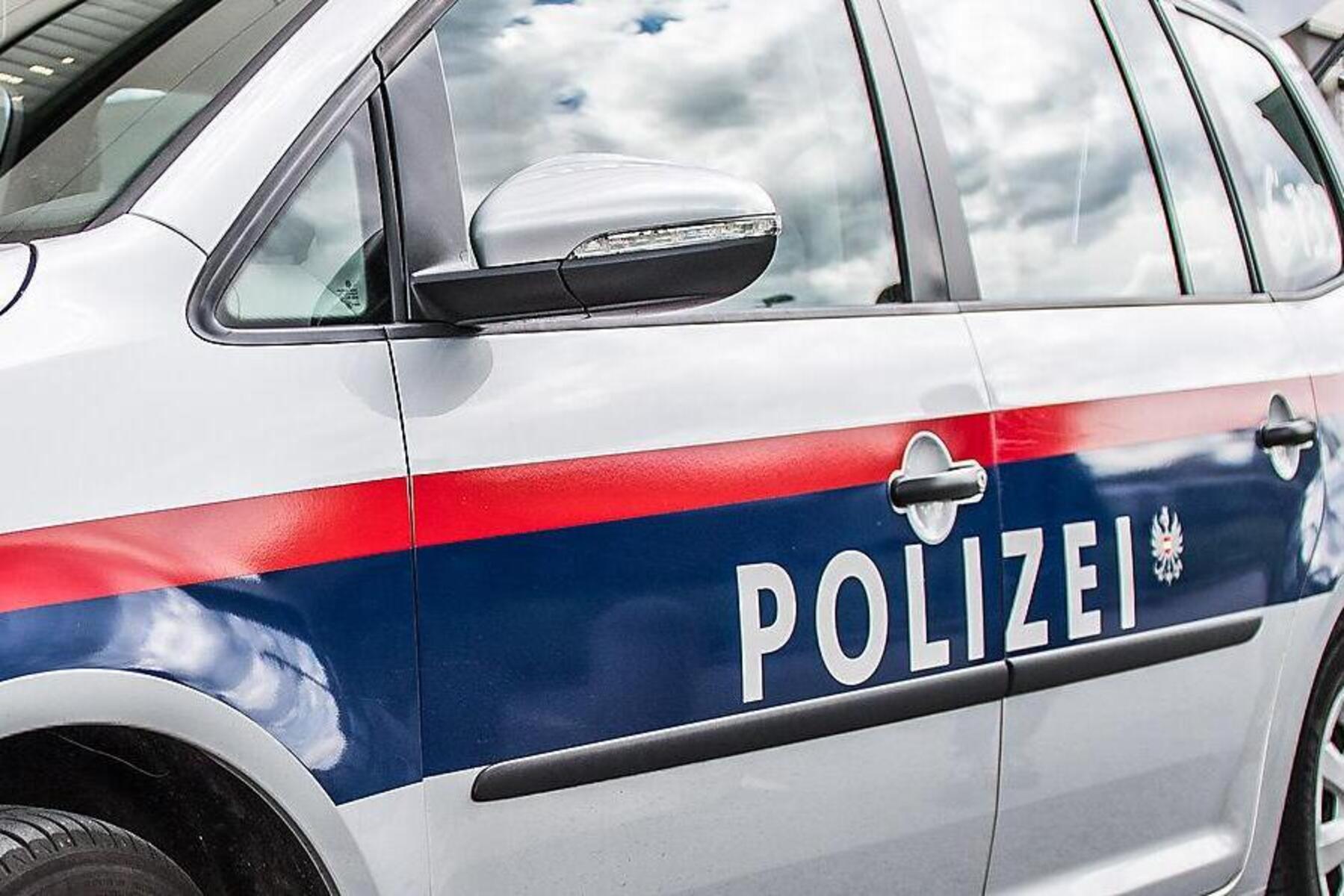 Graz-Gösting: Fußgänger (82) von Lkw auf die Straße geschleudert und von mehreren Autos überrollt: tot