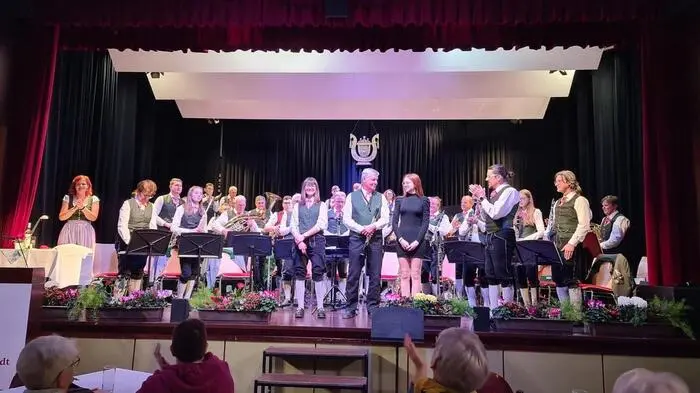 Das Jahresabschluss-Konzert der Stadtmusikkapelle Eisenerz im Innerberger Gewerkschaftshaus, das von Eva Pöttler moderiert wurde, war ein echter Publikumsmagnet.