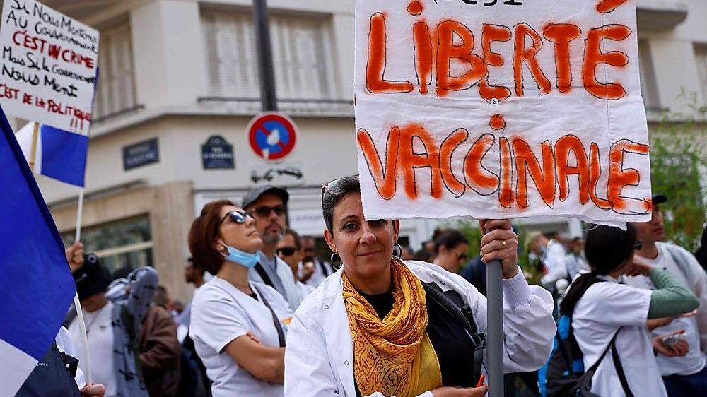 Proteste gegen die verordnete Impfpflicht für gewisse Berufsgruppen in Frankreich