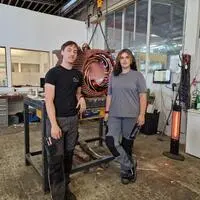 Die Lehrlinge Valentin Rom und Alexandra Kraxner