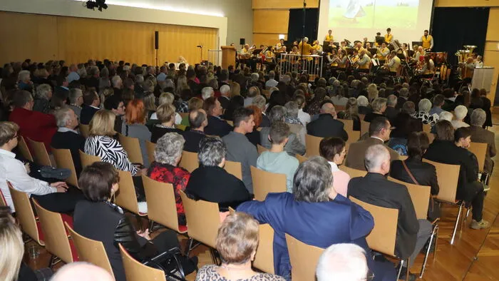 Wie schon bei der Matinee am Vormittag gab es auch am Abend einen starken Besucherandrang beim 65. Stefanikonzert der Stadtkapelle Wolfsberg im Kuss Wolfsberg.