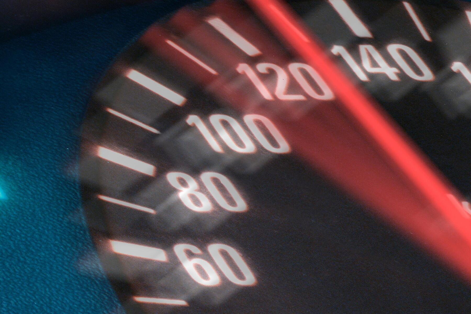 Verfolgungsjagd mit Polizei: 16-jähriger Raser in Klagenfurt vor Gericht