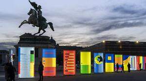 „Fundamente – Meilensteine der Republik“: Alexander Kadas Installation auf dem Heldenplatz 