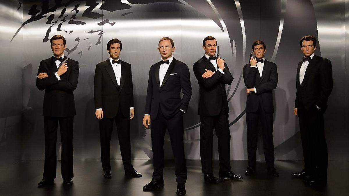 007-Riege bei Madame Tussauds: Roger Moore, Timothy Dalton, Daniel Craig, Sean Connery, George Lazenby und Pierce Brosnan