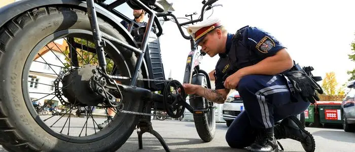 Vor allem Fahrer von Lieferdiensten sind mit E-Fatbikes unterwegs, die jetzt zugelassen werden müssen