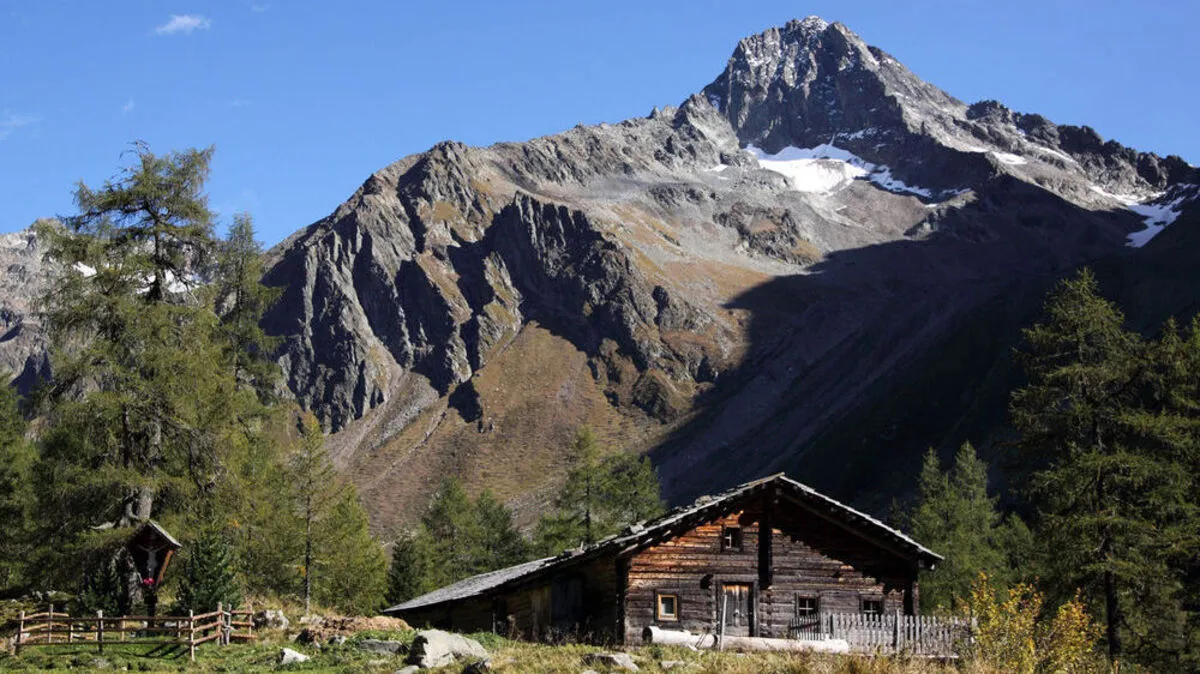 Auf der Lesachalm in Kals baut Anton Huter sein „Glödis Refugium“ auf 1850 Metern Seehöhe. 2020 soll das Projekt abgegeschlossen sein