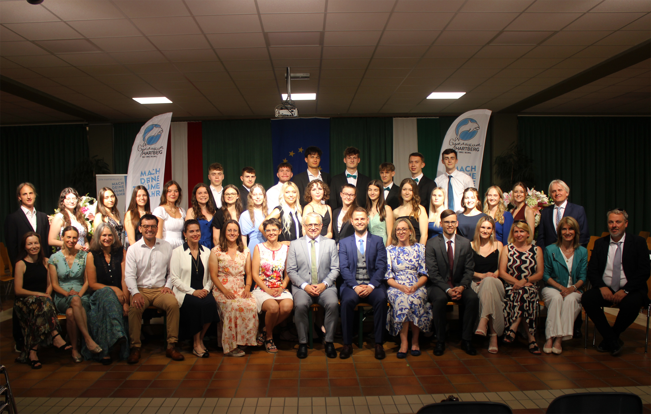 104 Schülerinnen und Schüler des Gymnasium Hartberg haben die Reifeprüfung bestanden