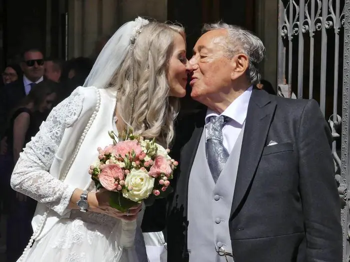 Entertainment Bilder des Tages Richard Lugner,Simone Reiländer, Bienchen, Hochzeit. Wien, 2024, Manfred Siebinger *** Richard Lugner,Simone Reiländer, Bee, Wedding Vienna, 2024, Manfred Siebinger