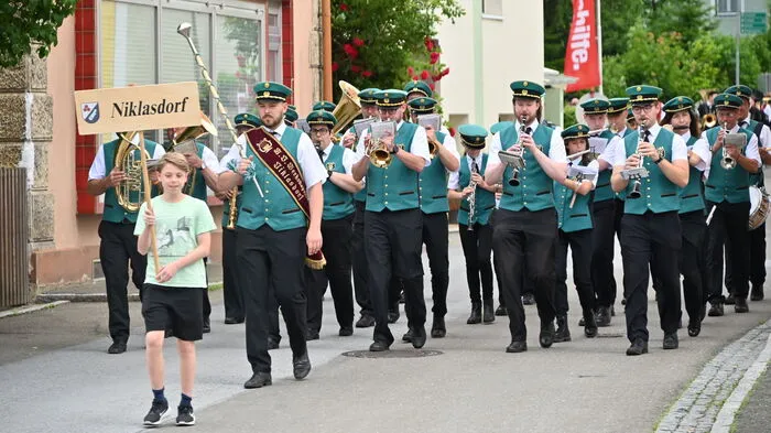 Am Samstag ging in Niklasdorf, organisiert von der Werkskapelle Brigl &amp; Bergmeister, das Bezirksmusiktreffen 2023 über die Bühne.