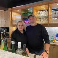 Eda und Yasar Ak in ihrem neuen Lokal