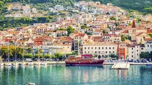 Im Hafen von Makarska stinkt es aktuell zum Himmel