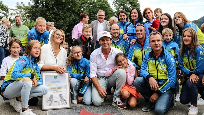 Begeisterte Gratulanten waren die jungen Rennläufer des Schiklubs Petzen.