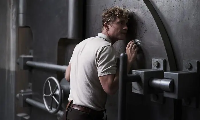 Matthias Schweighöfer als Safeknacker 