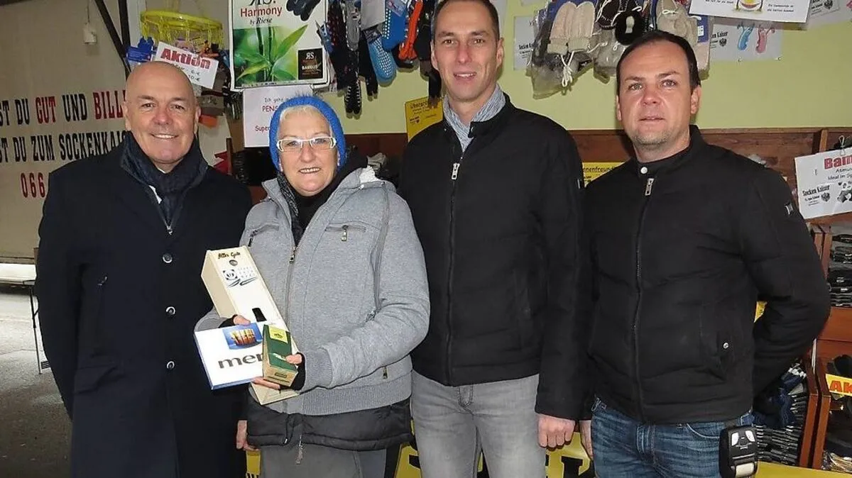 Bürgermeister Georg Rosner mit Anna Schwind, Klaus Guger und Christian Resch