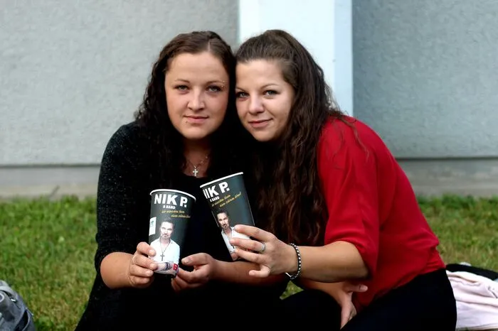 Für Cornelia und Isabel aus dem Mölltal ist es das erste Nik P.-Konzert. "Uns gefällt an dem Musiker, dass er in seinen Song seine Gefühle preisgibt", so die beiden Schwestern.