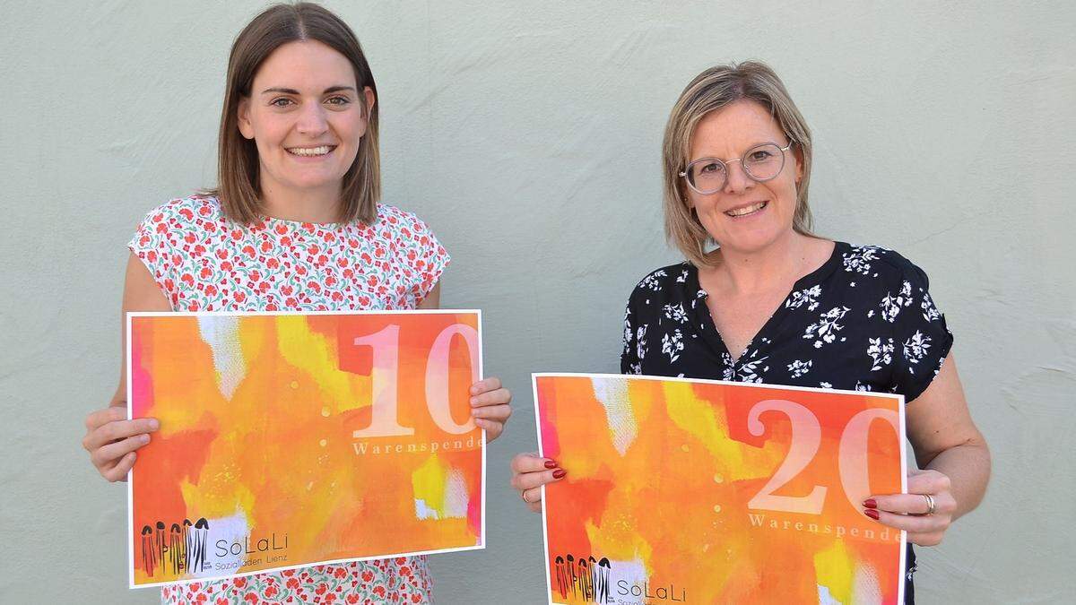 Sandra Holzer, die Geschäftsführerin des Sozialladens Lienz, und Obfrau Eva Karré hoffen auf Unterstützung bei Warenspenden-Aktion  