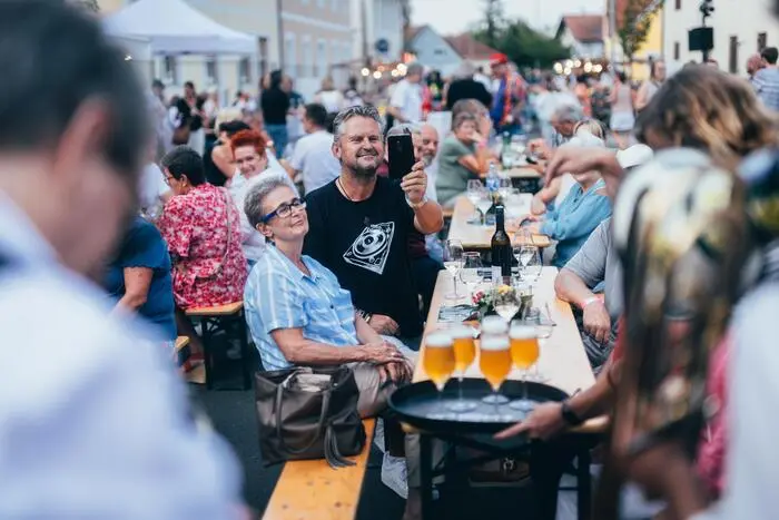  Alleine die sogenannten „Side-Events“, die es seit dem 28. August im ganzen Gemeindegebiet gab, kamen auf 3000 Besucherinnen und Besucher. Ebenso viele besuchten die Hauptveranstaltungen von Most und Jazz von Donnerstag bis Sonntag