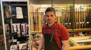 Florian Rinnhofer leitet die Waffenabteilung in dem Knittelfelder Traditionsgeschäft