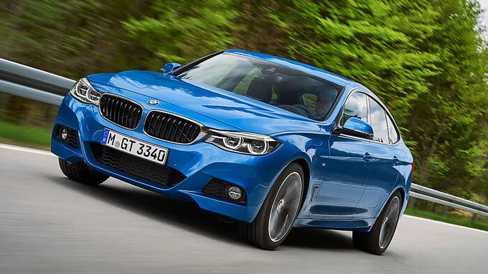 Ein 3er-BMW mit Hochdach, großer Heckklappe und variablem Innenraum – ja geht denn sowas? So paradox diese Kombination auch klingen mag (der 3er gilt schließlich als Inbegriff der Sportlimousine), so erfolgreich ist die Van-Variante der bayerischen Mittelklasse. Vor allem in China und den USA verkaufte sich der 4,8 Meter lange 3er GT durchaus gut. Grund genug für BMW, drei Jahre nach der Markteinführung ein wenig nachzuwürzen.
