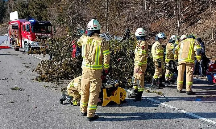 Der Schwerverletzte wurde nach Innsbruck geflogen 
