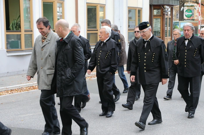Im Rahmen des feierlichen Anlasses wurden die diesjährigen Ledersprungkandidaten und Botschafter der Steirischen Eisenstraße 2016 bekannrt gegeben - es sind Bundesminister Jörg Leichtfried und Landesrat Christopher Drexler.