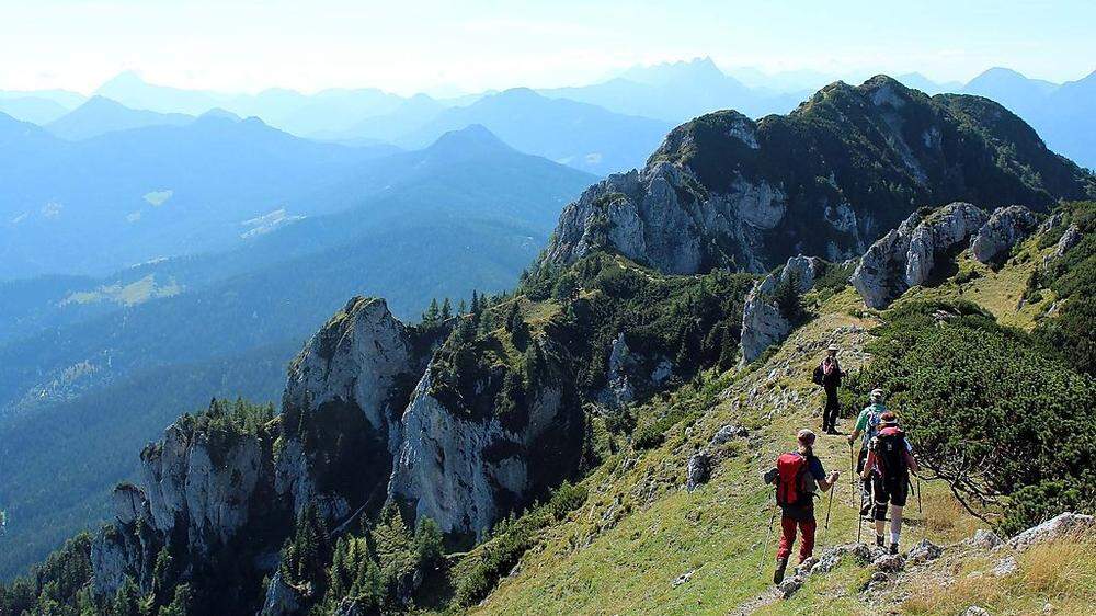 In einer viertägigen geführten Wanderung können Interessierte im August und September die Steiner Alpen erkunden