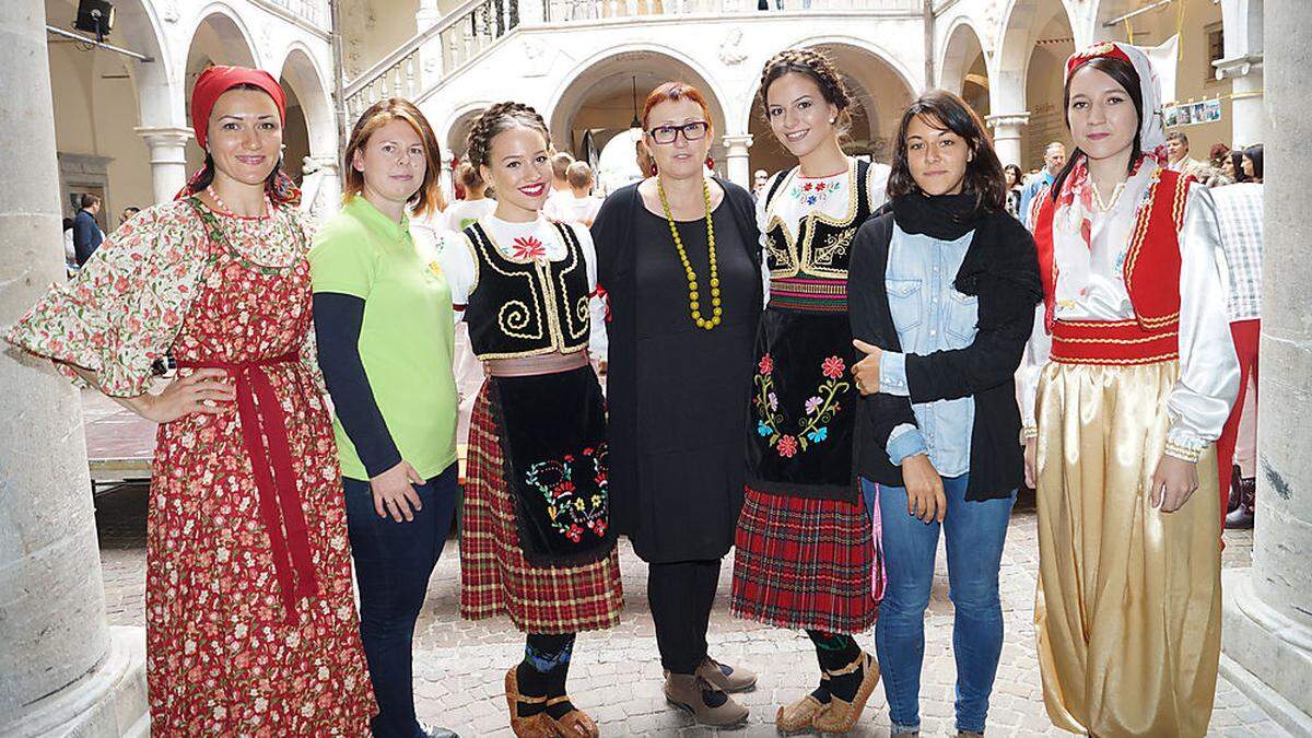 Oxana Tockner, Natascha Schafferer, Lara Rakanovic, Ulrike Bernhard, Jovana Marcovic, Magdalena Oblak und Armina Avcic