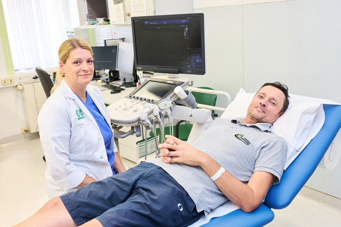 Michael Kropiunig mit Rheumatologin Sonja Kreuzer