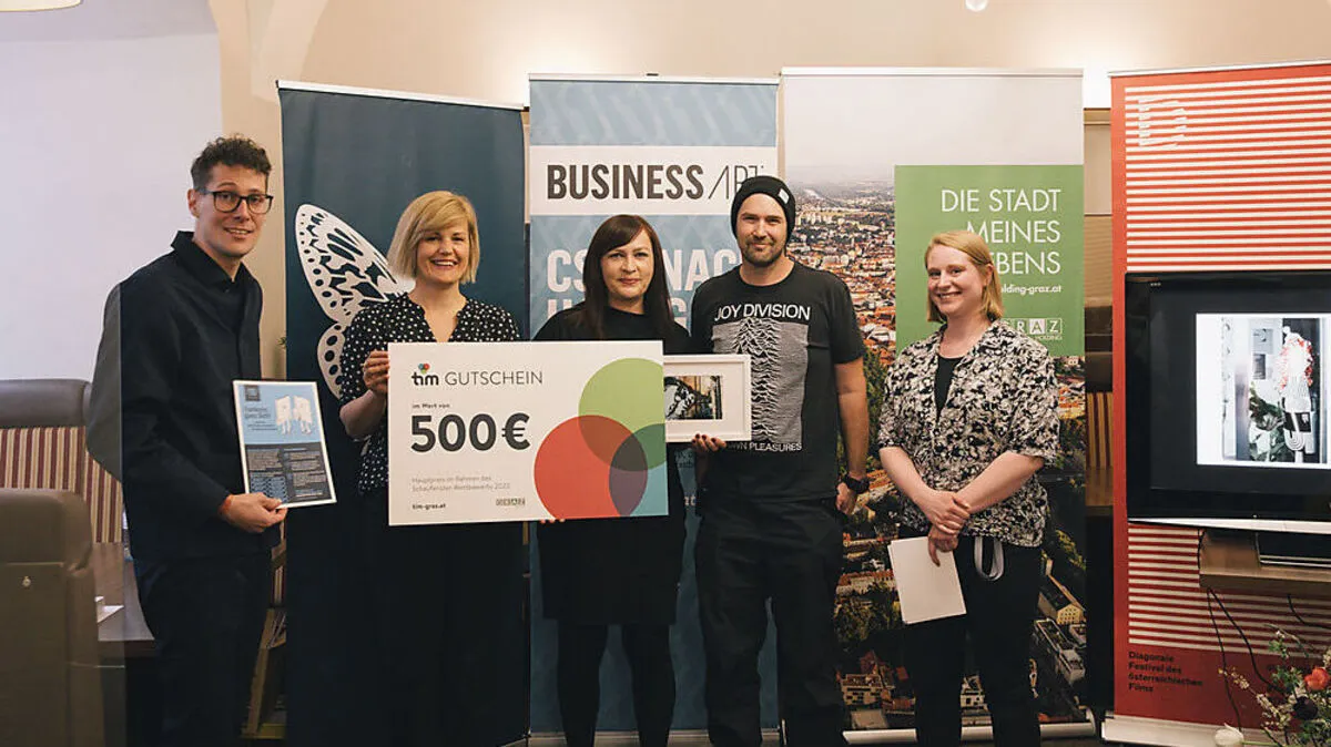 Der erste Platz beim "Diagonale Fensterln" ging an den Salon Martina und Künstler Werner Bauer alias Pug