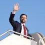 US Vizepräsident JD Vance  betritt die Air Force Two nach Abbruch der Gespräche in Islamabad
